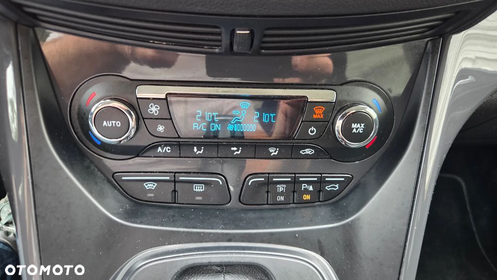 Ford Kuga 2.0 TDCi 4x4 SYNC - 36