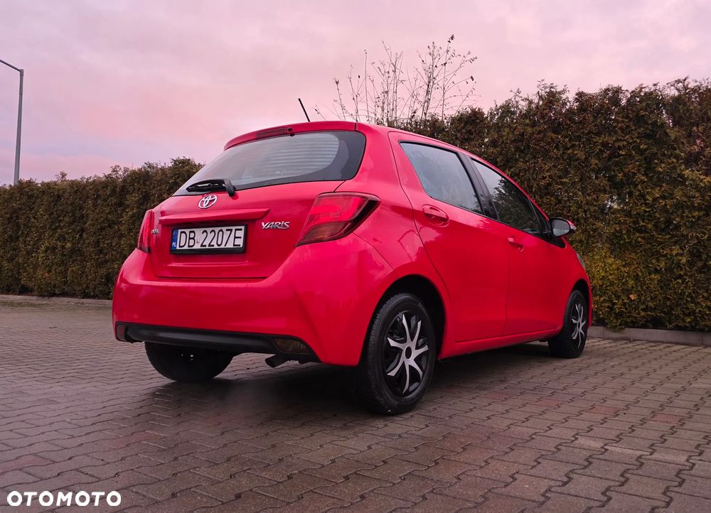 Toyota Yaris 1.33 Life EU6 - 13