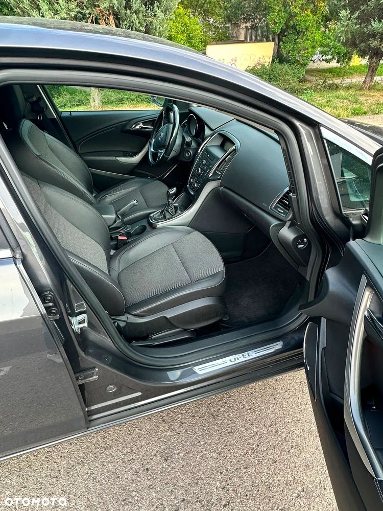Opel Astra 1.6 Turbo - 5