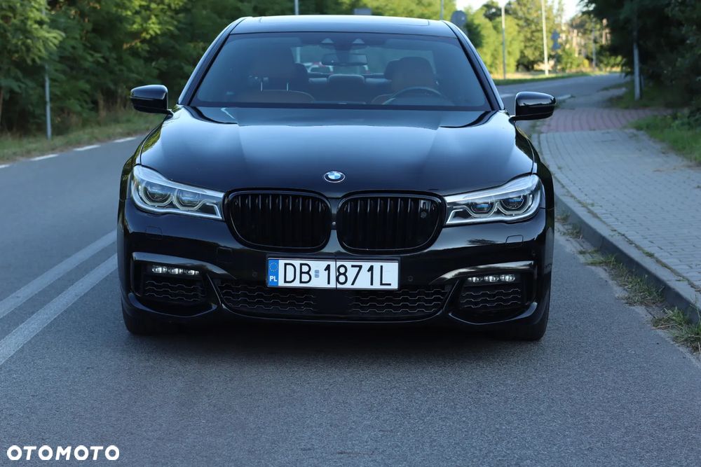BMW Seria 7 750Li - 3