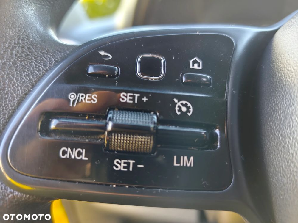 Mercedes-Benz SPRINTER 317 CDI 170KM MAXI LONG DOKA 6OSOBOWA SKRZYNIA KAMERA KLIMATRONIC NAVI COMMAND INTERNET HAK 3500 KG TEMPOMAT cały w oryginale Fotele KOMFORTY podgrzewane - 26
