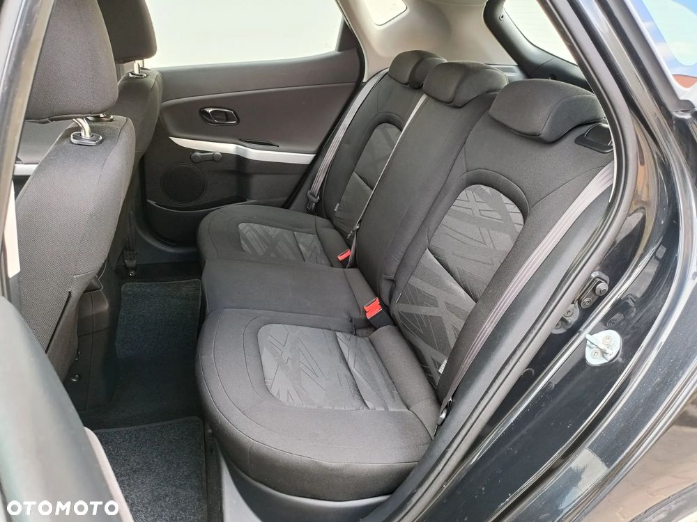 Kia Ceed 1.6 CRDi 115 ISG Vision - 17