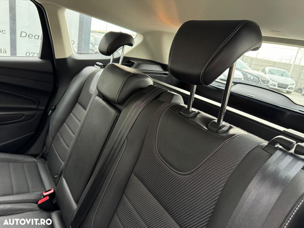 Ford Kuga 1.6 EcoBoost 2x4 Titanium - 16