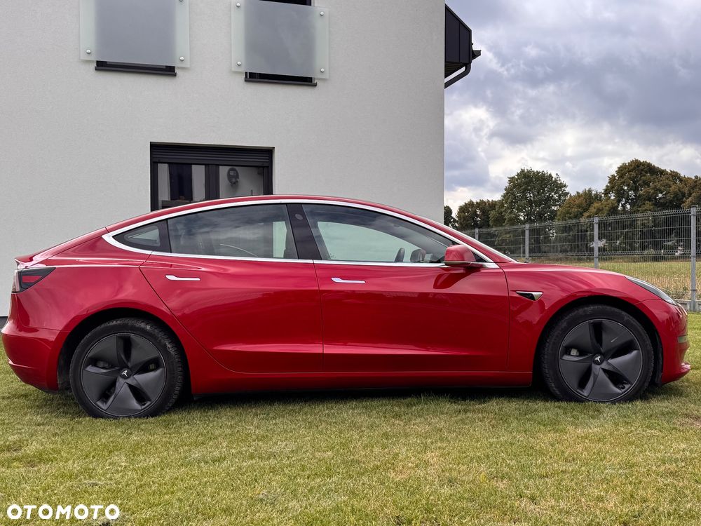 Tesla Model 3 - 10