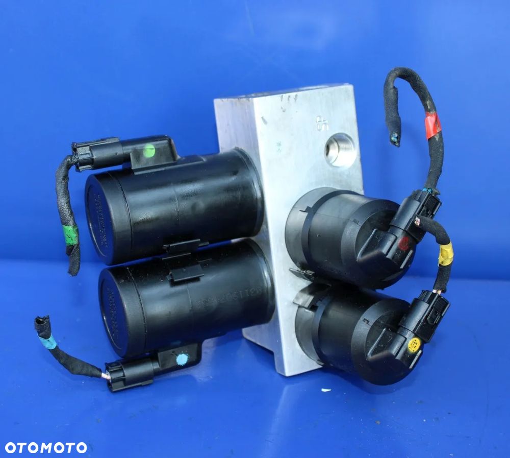 Blok zaworów ABC przód tył OE Mercedes SL R230 W230 SL500 W215 A2203200358 - 2