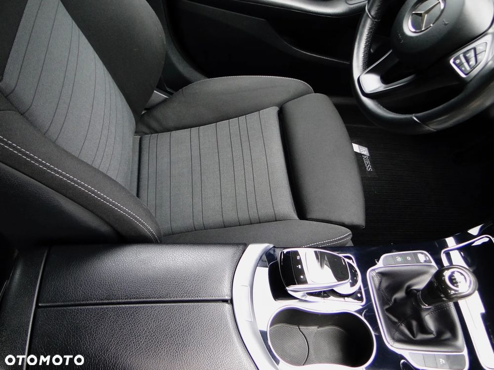 Mercedes-Benz Klasa C 200 Avantgarde - 34