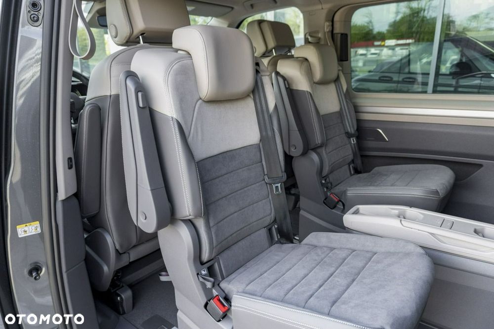 Volkswagen Multivan - 13