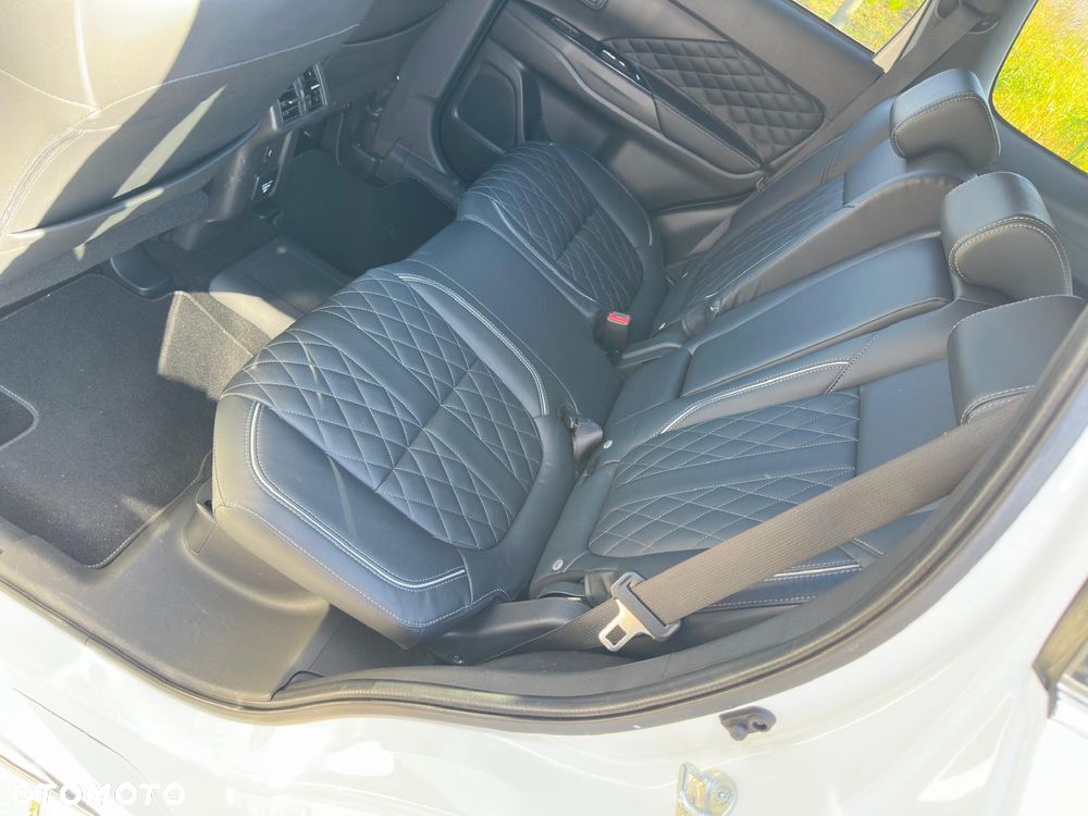 Mitsubishi Outlander - 20