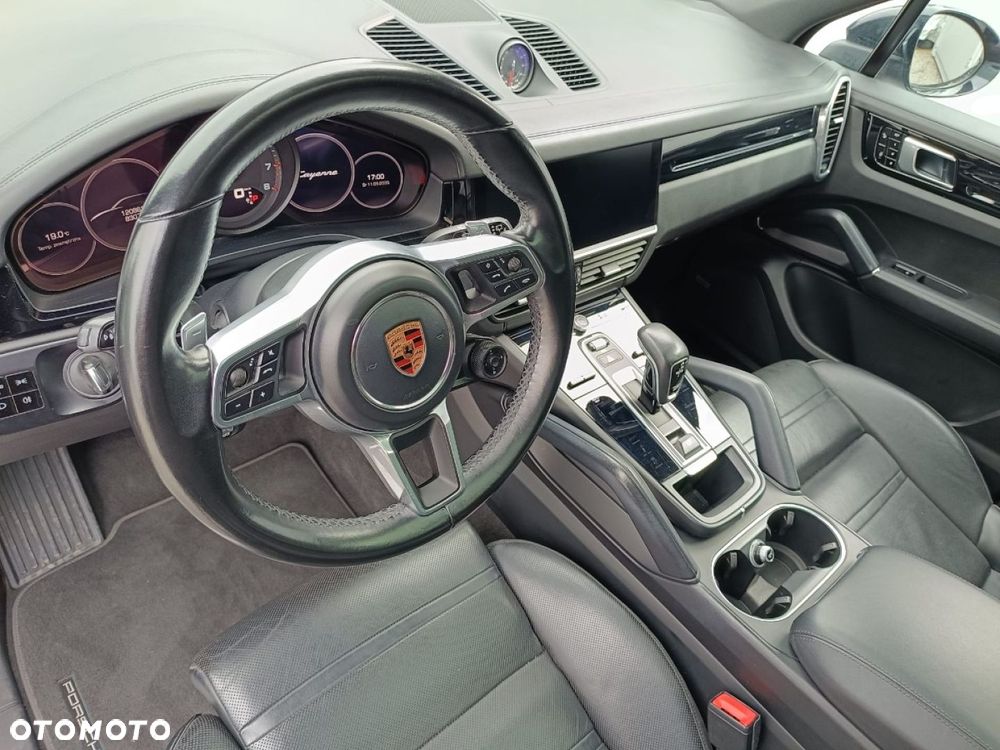 Porsche Cayenne Standard - 29