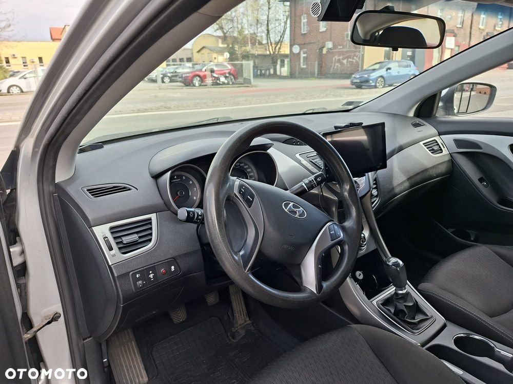 Hyundai Elantra 1.6 Classic + - 4