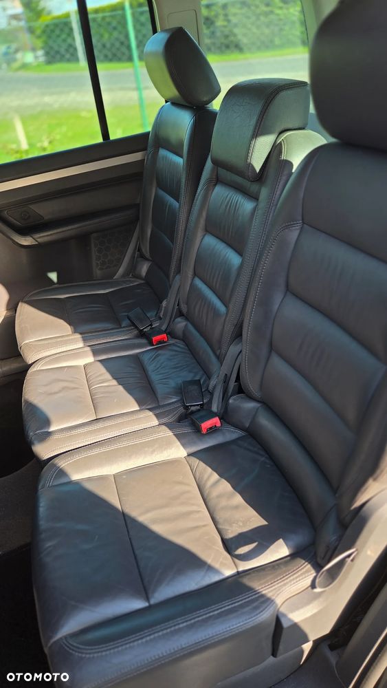 Volkswagen Touran 2.0 TDI Trendline DSG - 17