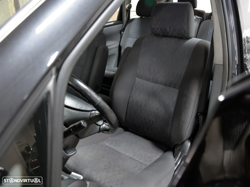 Toyota Avensis Verso 2.0 D-4D Sol - 7