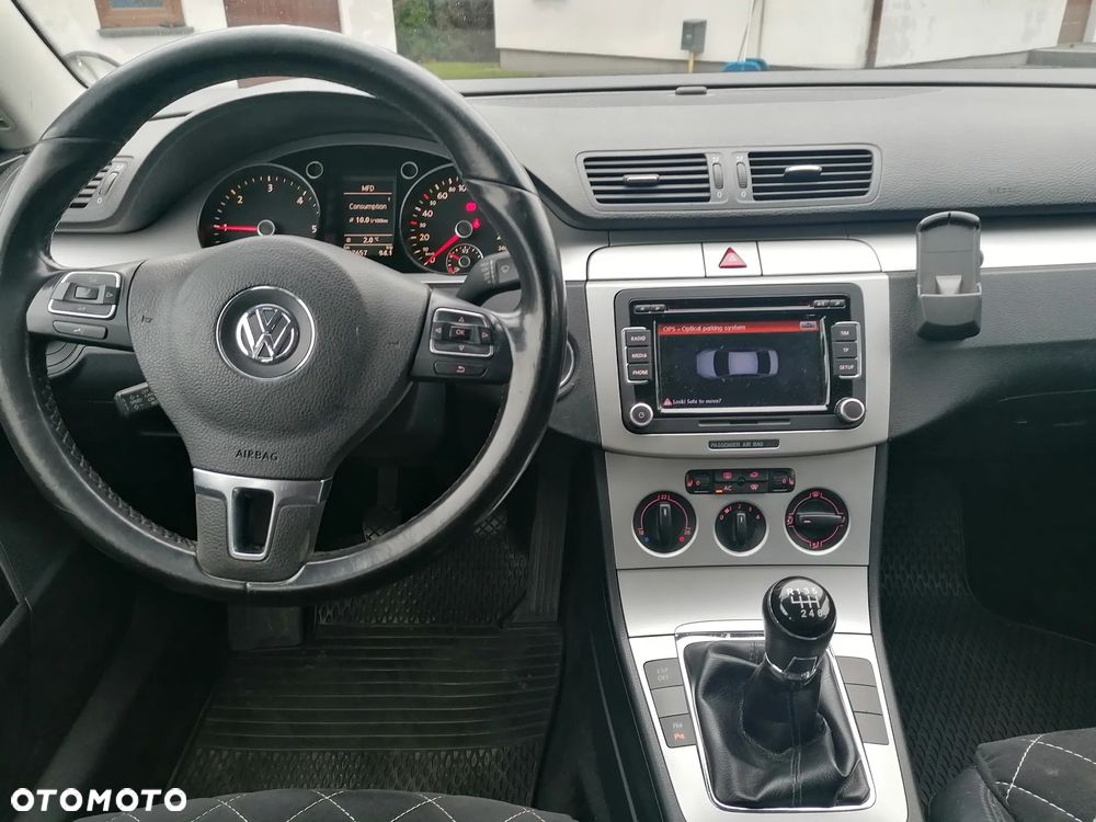 Volkswagen Passat 2.0 TDI Comfortline - 14