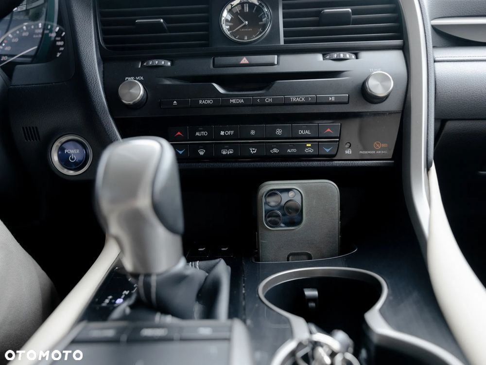 Lexus RX 450h Business Edition - 28