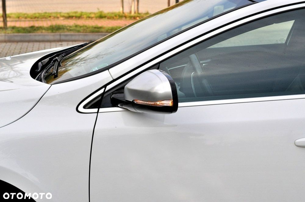 Volvo V40 D2 R-Design Summum - 16