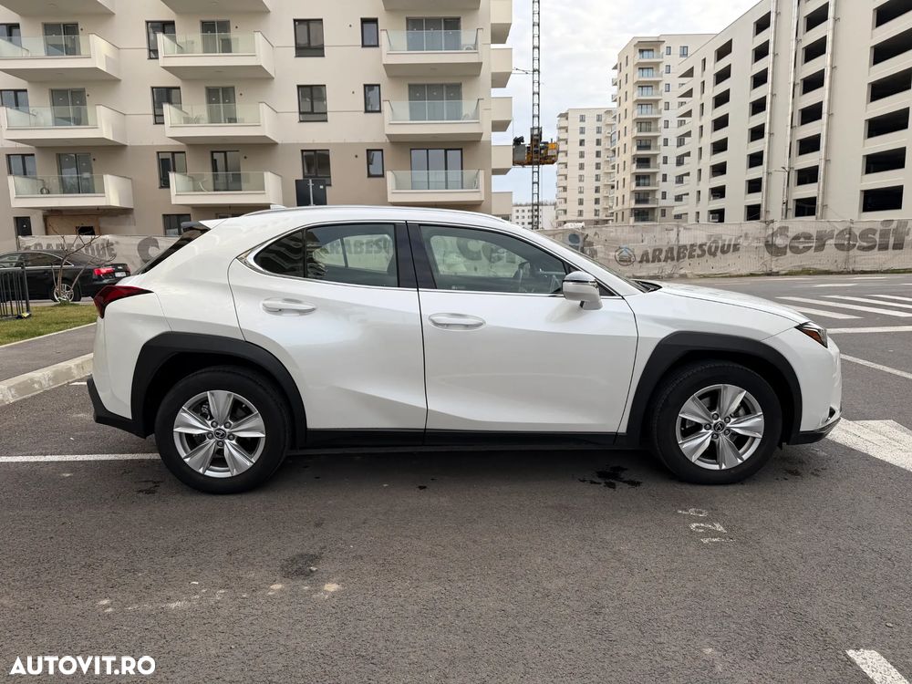 Lexus UX 250h FWD Business - 9
