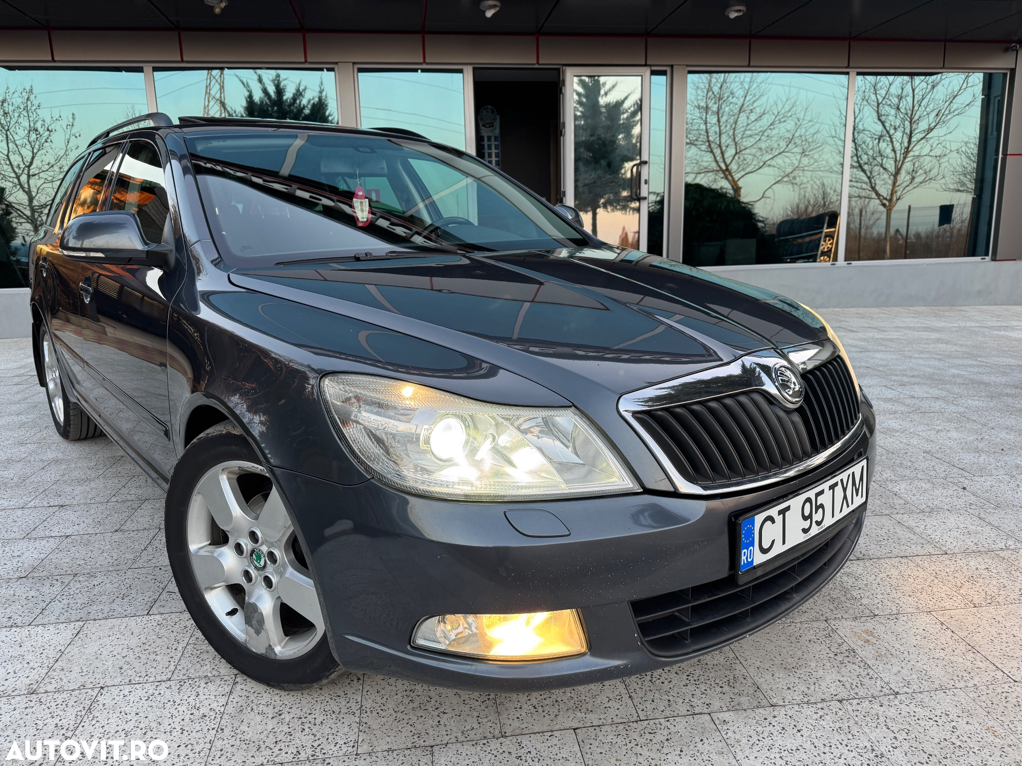 Skoda Octavia 1.6 TDI Ambiente DSG - 3