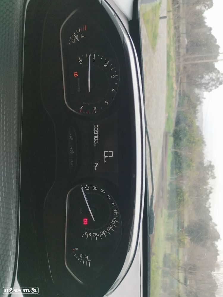 Peugeot 208 1.2 PureTech Style - 6