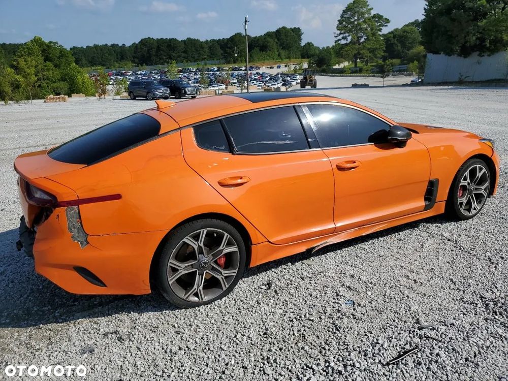 Kia Stinger - 4