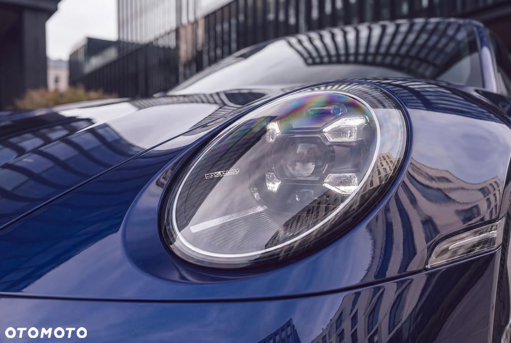 Porsche 911 Carrera - 6