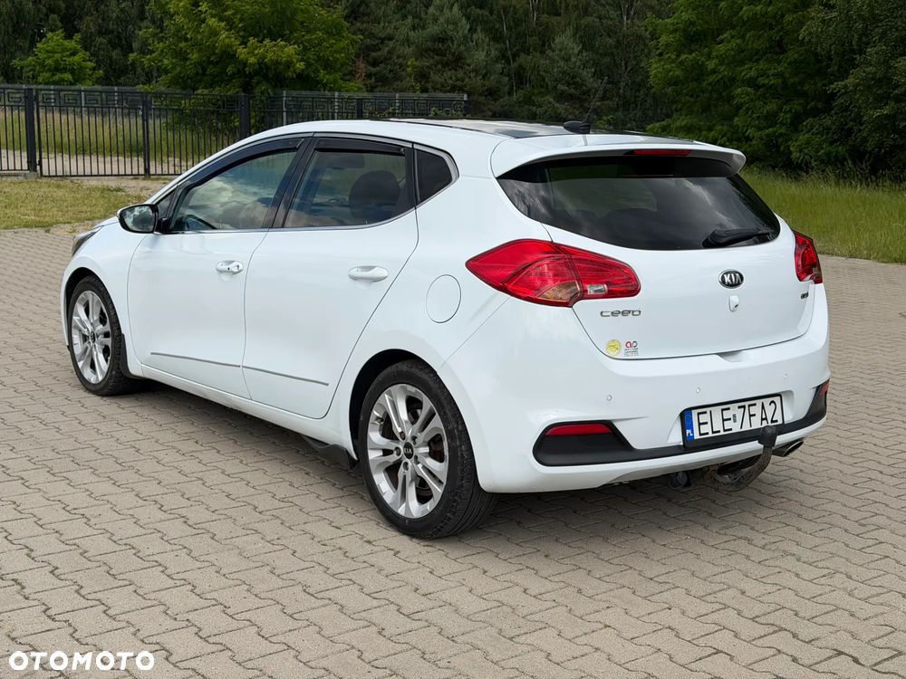 Kia Ceed 1.6 CRDi 128 Platinum Edition - 4