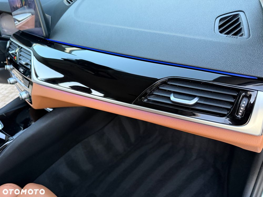 BMW Seria 5 520d M Sport Edition - 35