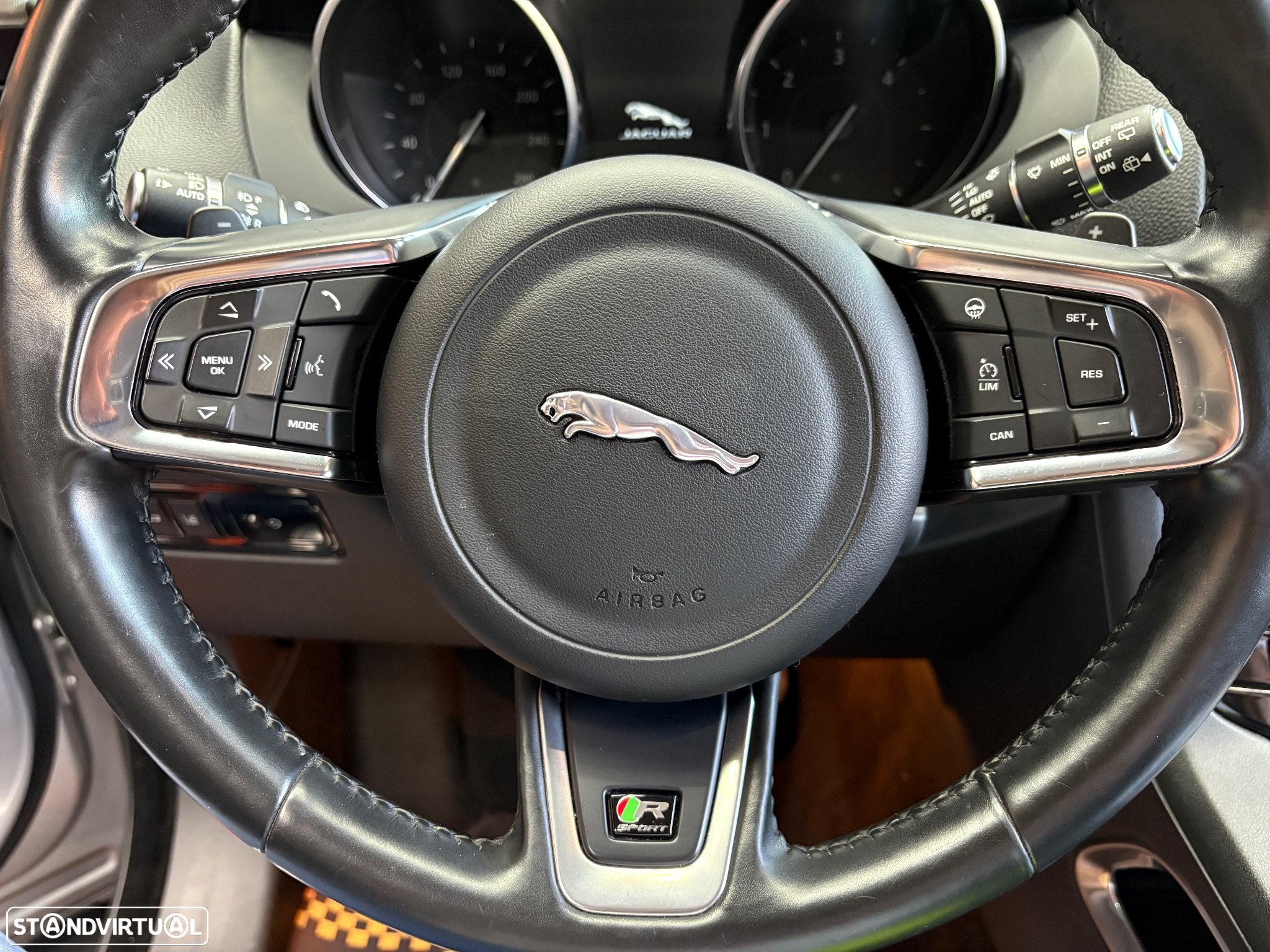 Jaguar F-Pace 20d Aut. R-Sport - 40