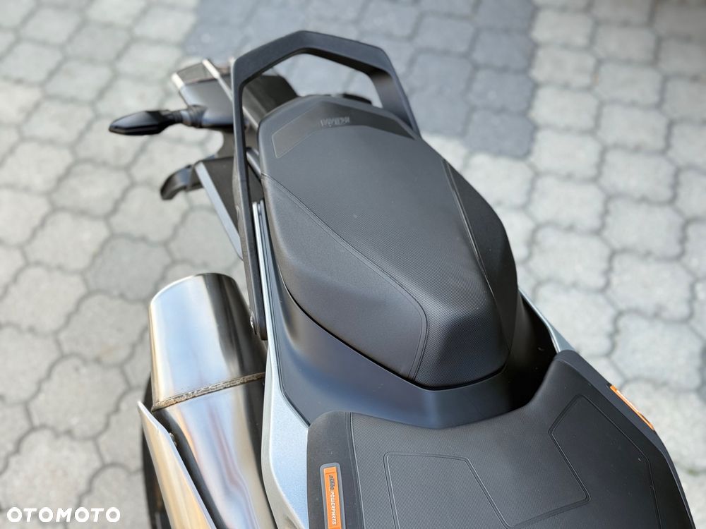 KTM Duke - 19
