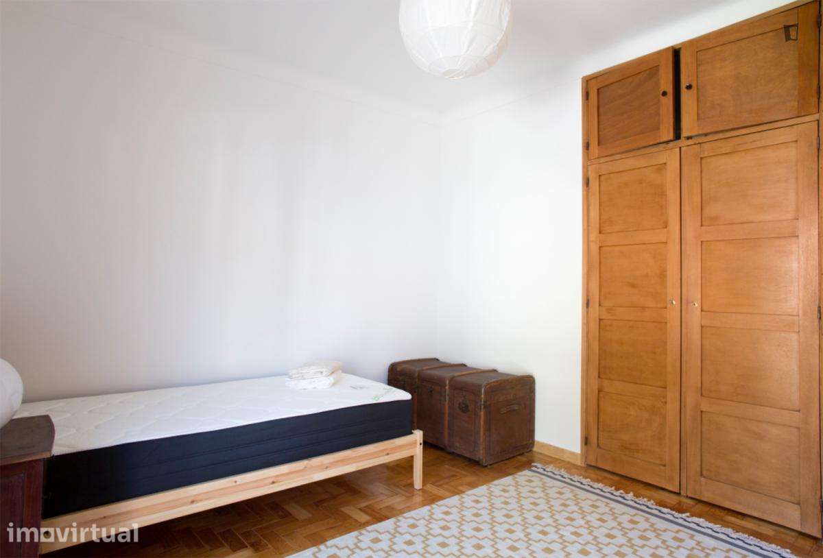 Quarto - localizado em Benfica Lisbon - Grande imagem: 3/18