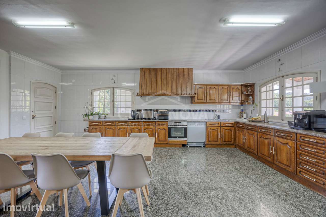 Moradia Isolada V5 c/ Jardim e Garagem em Canelas - Grande imagem: 5/53