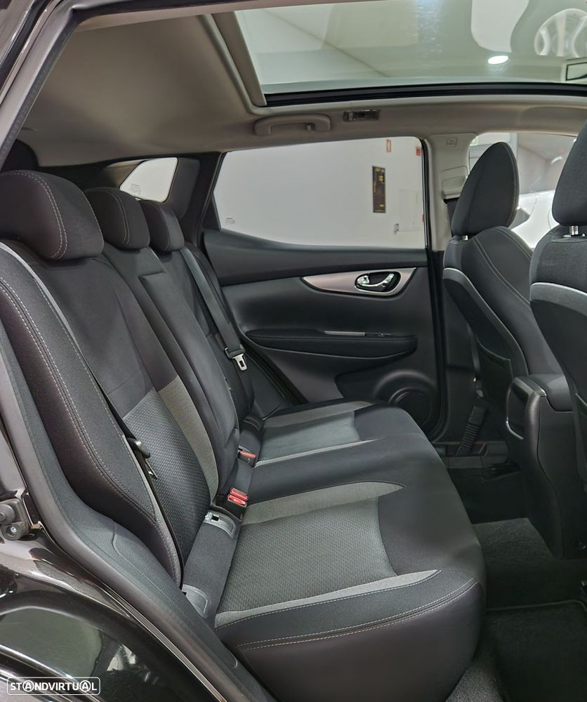 Nissan Qashqai 1.5 dCi N-Connecta - 24