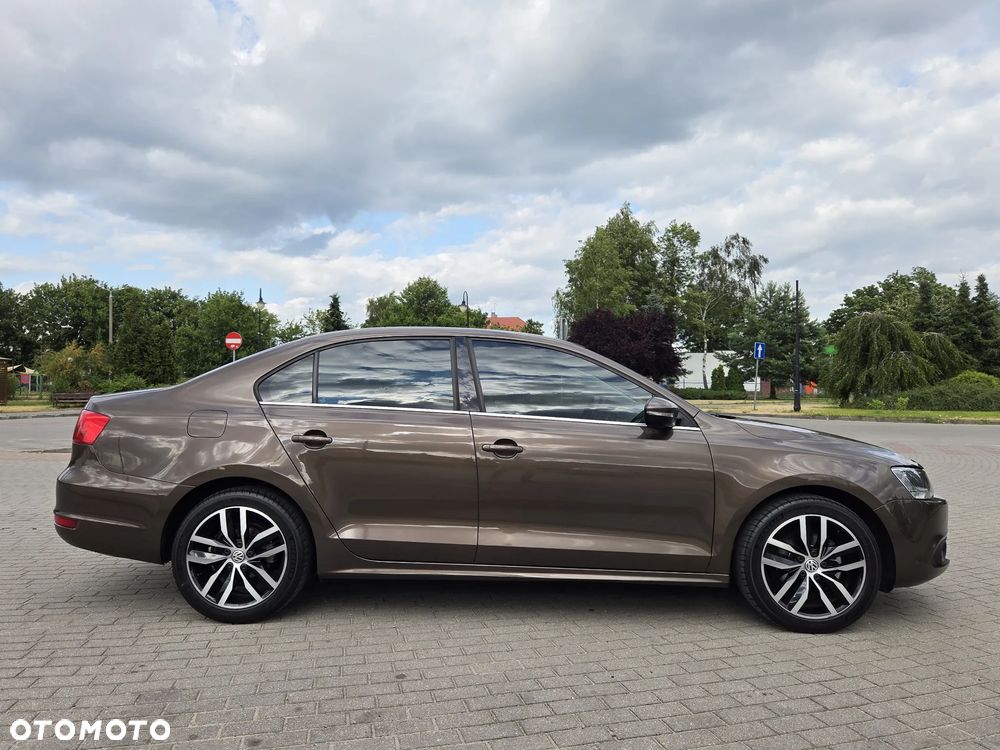 Volkswagen Jetta 1.2 TSI Comfortline - 12