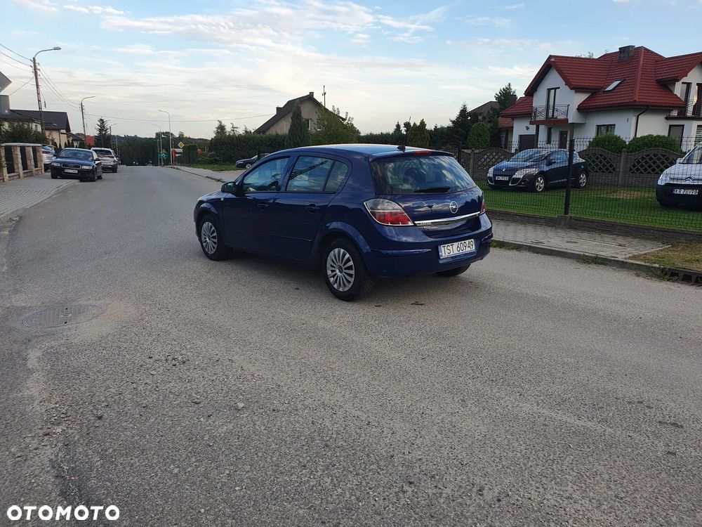 Opel Astra 1.6 Essentia - 24