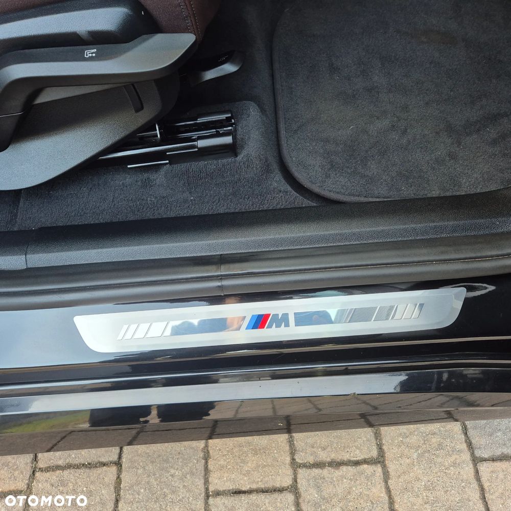 BMW iX1 xDrive30 M Sportpaket - 18