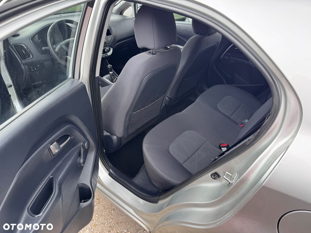 Kia Rio 1.2 L - 10