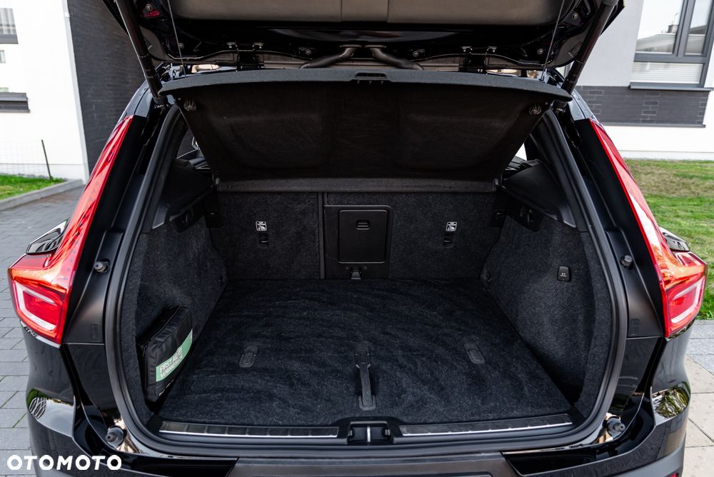 Volvo XC 40 B3 B DKG Plus Bright - 17