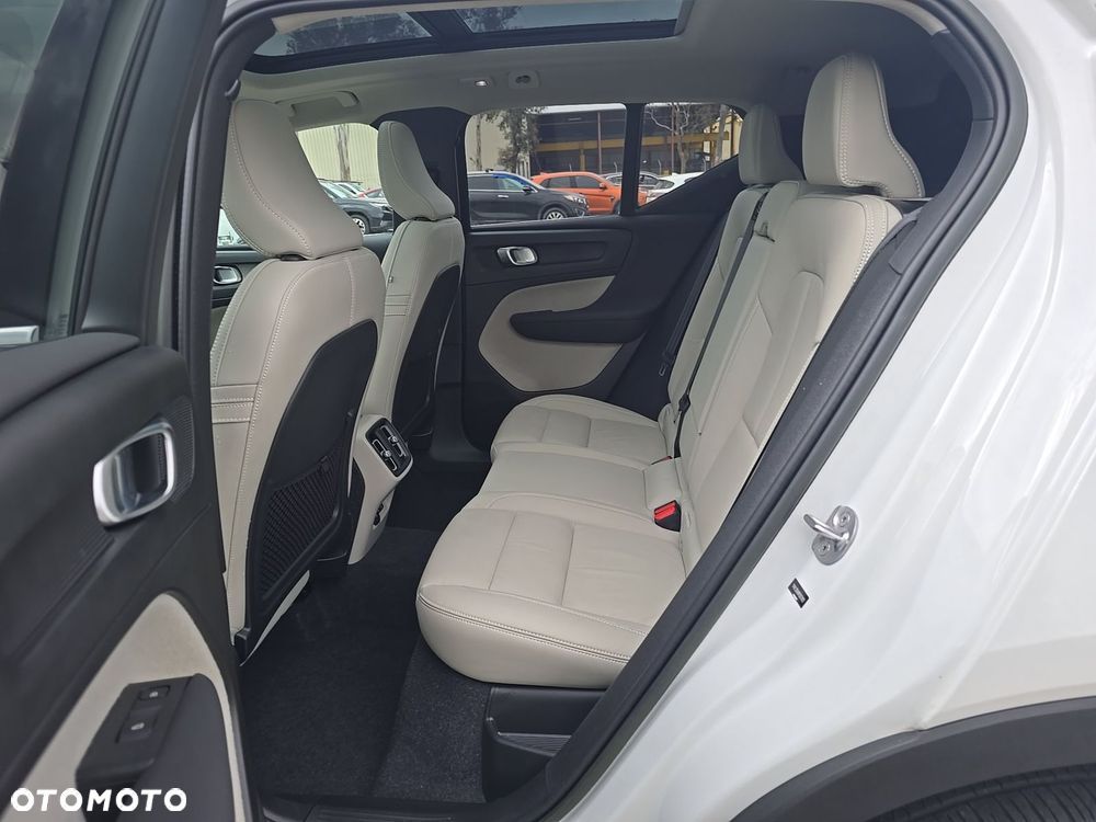 Volvo XC 40 B5 B AWD Ultimate Bright - 12