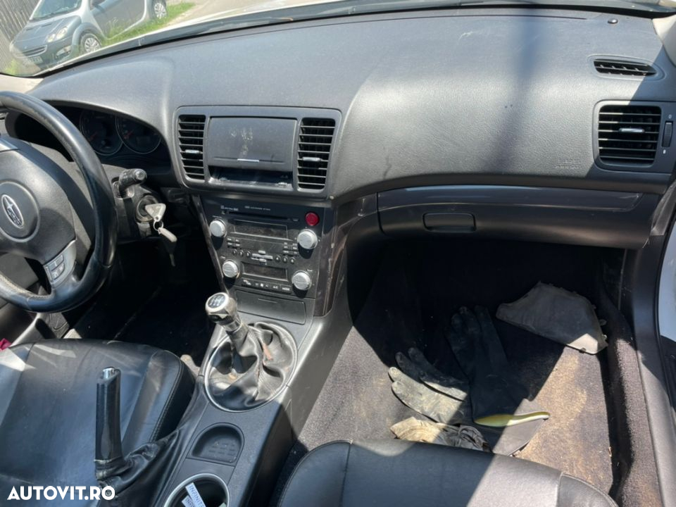piese Subaru Legacy Outback 20D euro 4 motor defect! cutie manuala an 2009 bara far capota aripa fata usa geam trapa kit airbag Haion spate luneta Plansa bord radio cd radiator trapa panoramica sticla - 25