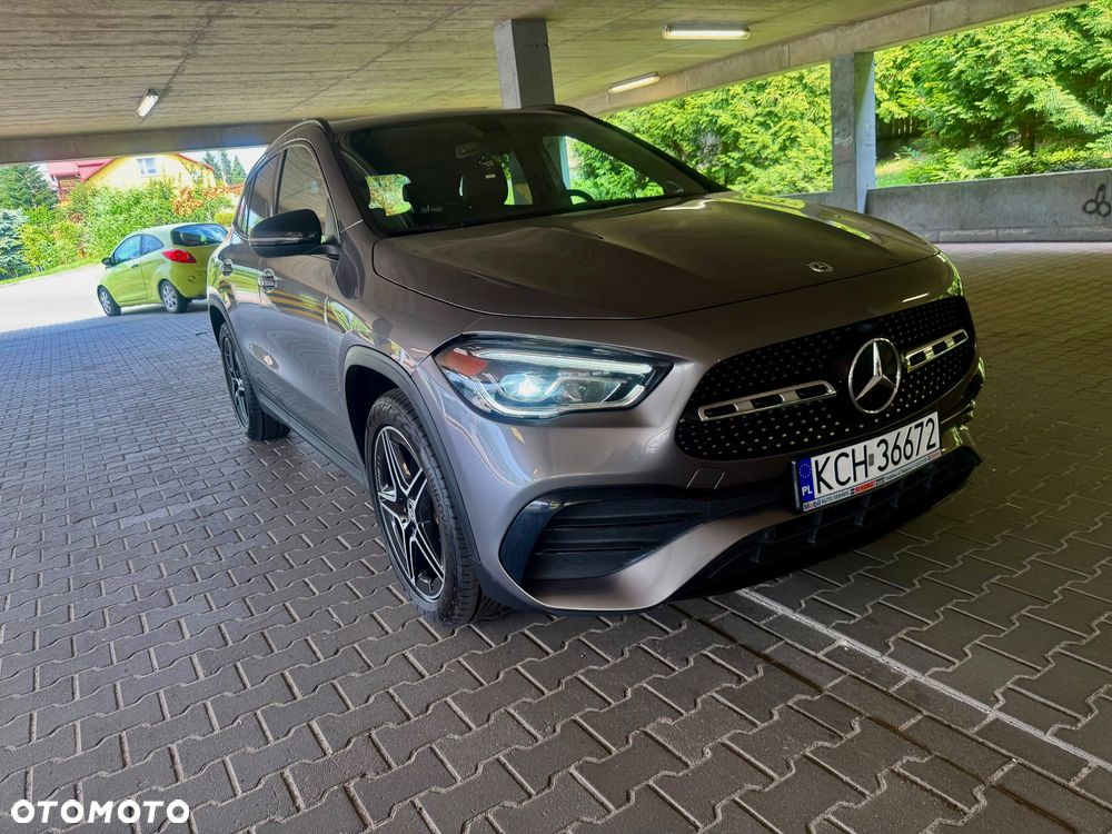 Mercedes-Benz GLA 250 4Matic 8G-DCT Edition 2021 - 1