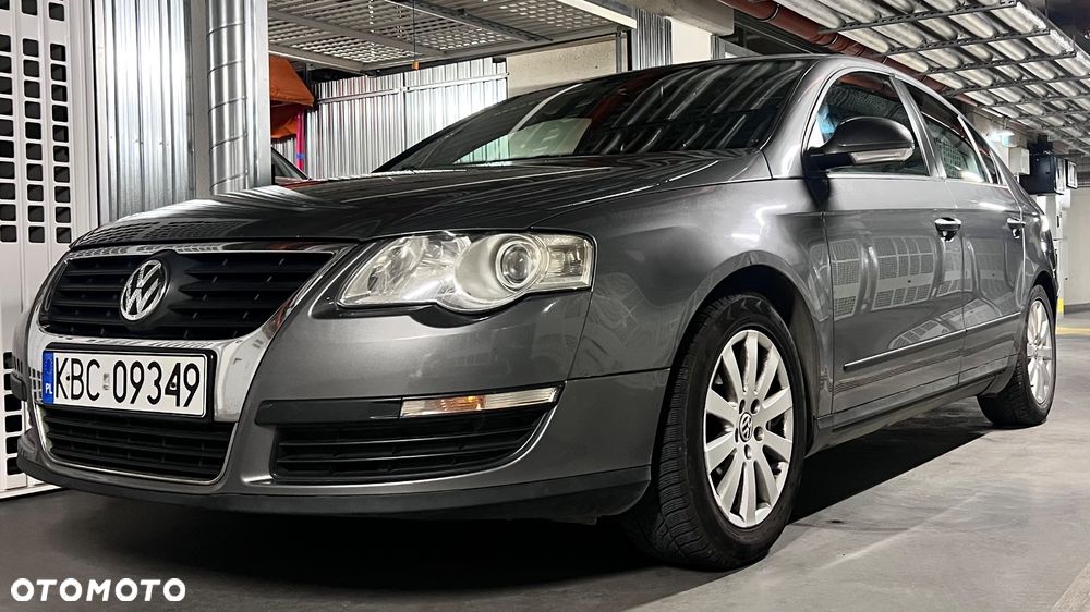 Volkswagen Passat - 4