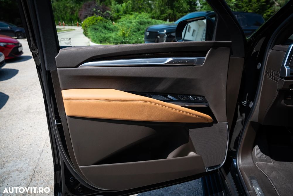 Cadillac Escalade - 14
