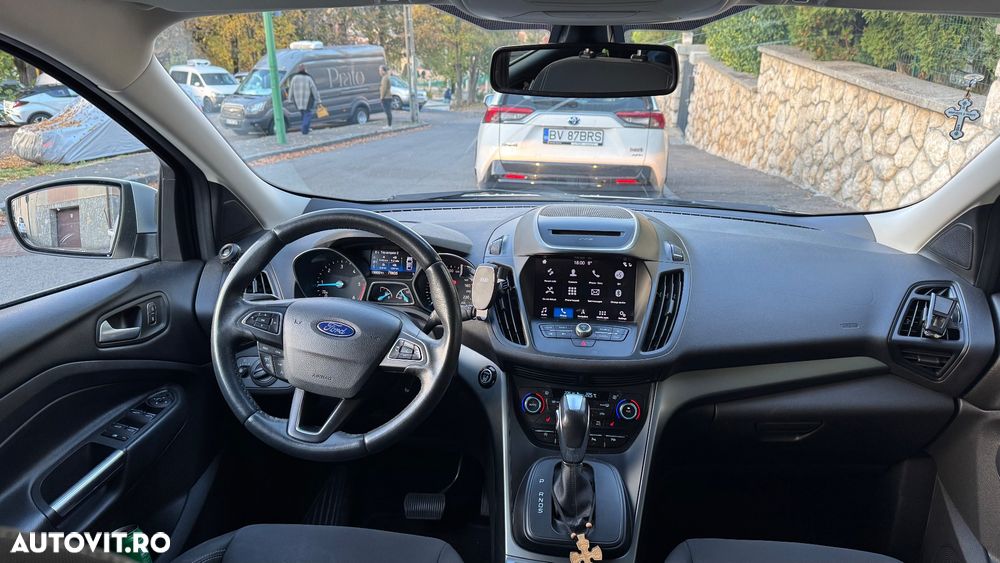 Ford Kuga - 10