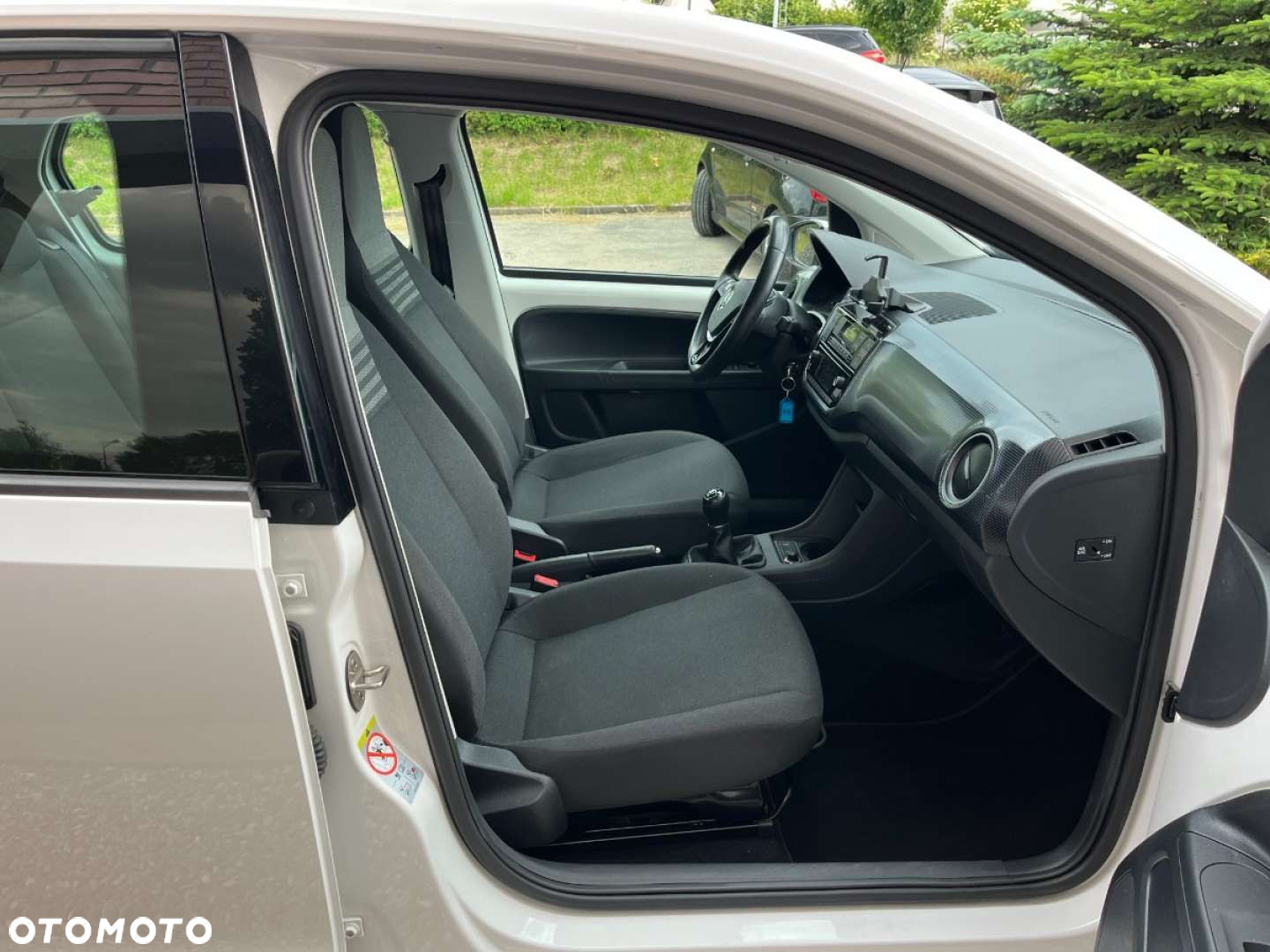 Volkswagen up! 1.0 high - 17