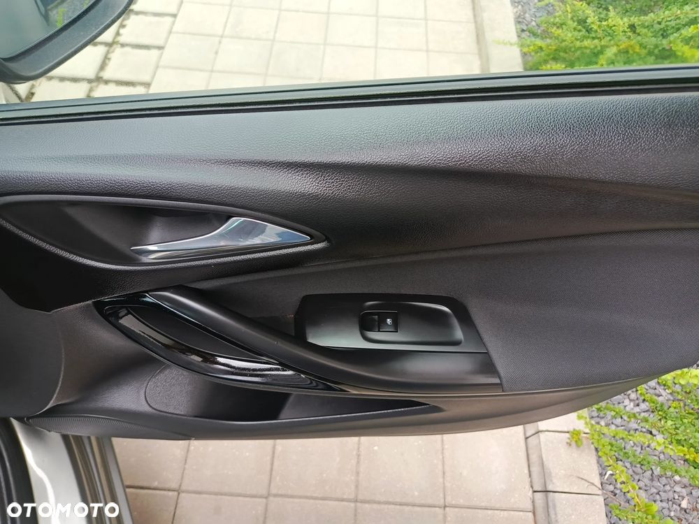 Opel Astra 1.4 Turbo Innovation - 24