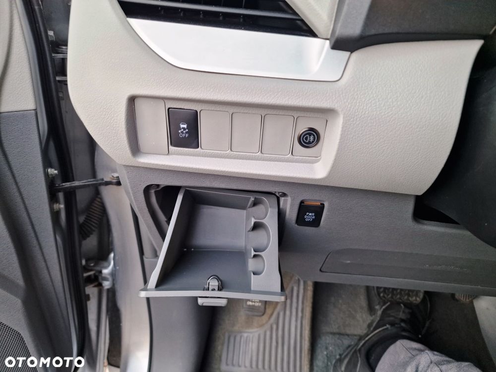Toyota Sienna - 29