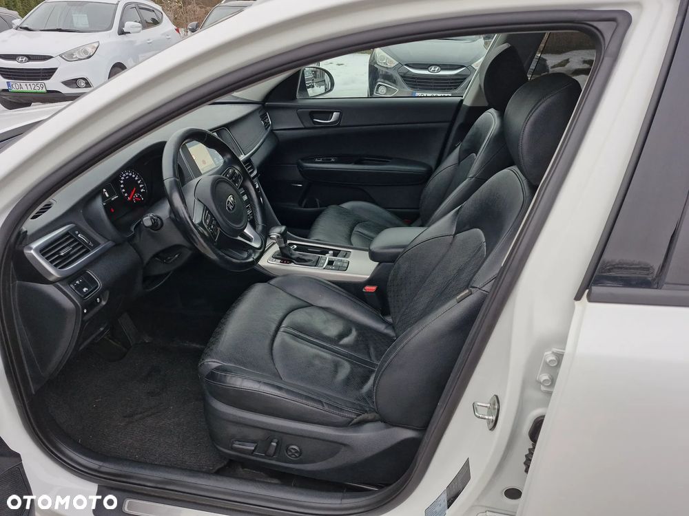 Kia Optima - 13