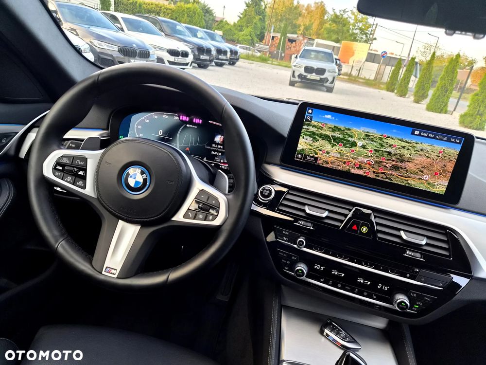 BMW Seria 5 530e xDrive M Sport sport - 28