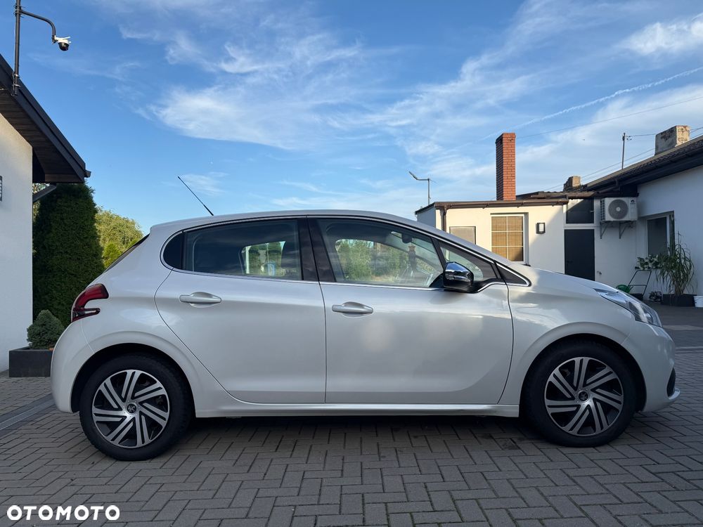 Peugeot 208 1.6 BlueHDi Allure S&S - 6