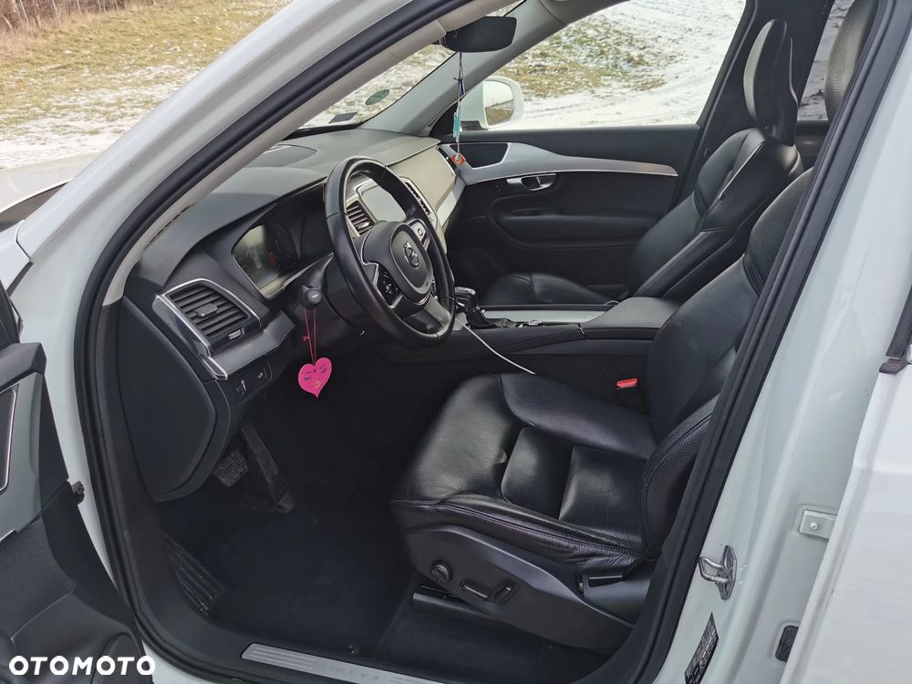 Volvo XC 90 D5 AWD Momentum - 9