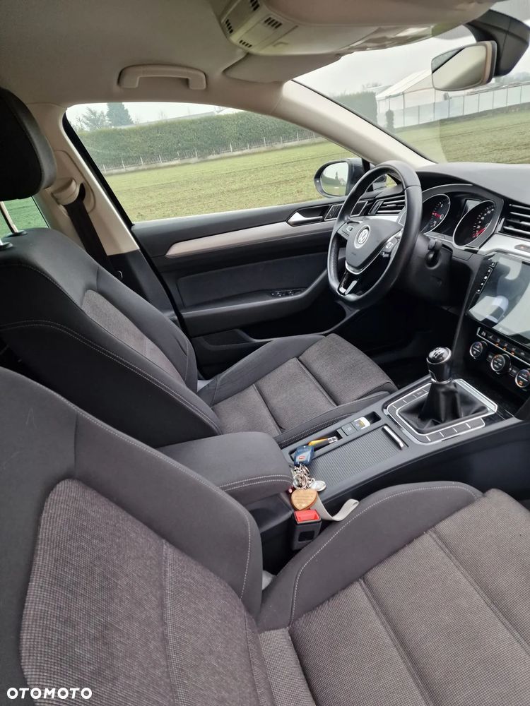 Volkswagen Passat Variant 2.0 TDI BMT Comfortline - 16